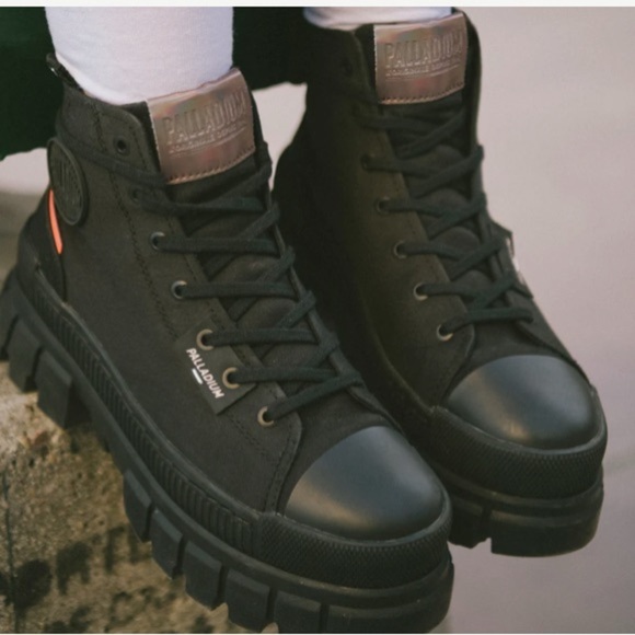 Palladium REVOLT HI TX Size 6 - Picture 1 of 7